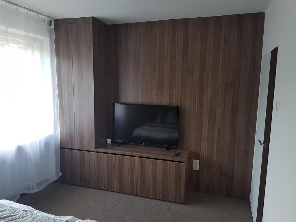 Apartmany U Skanzenu รอชนอฟ ป็อด ราดโฮชติเย็ม ภายนอก รูปภาพ