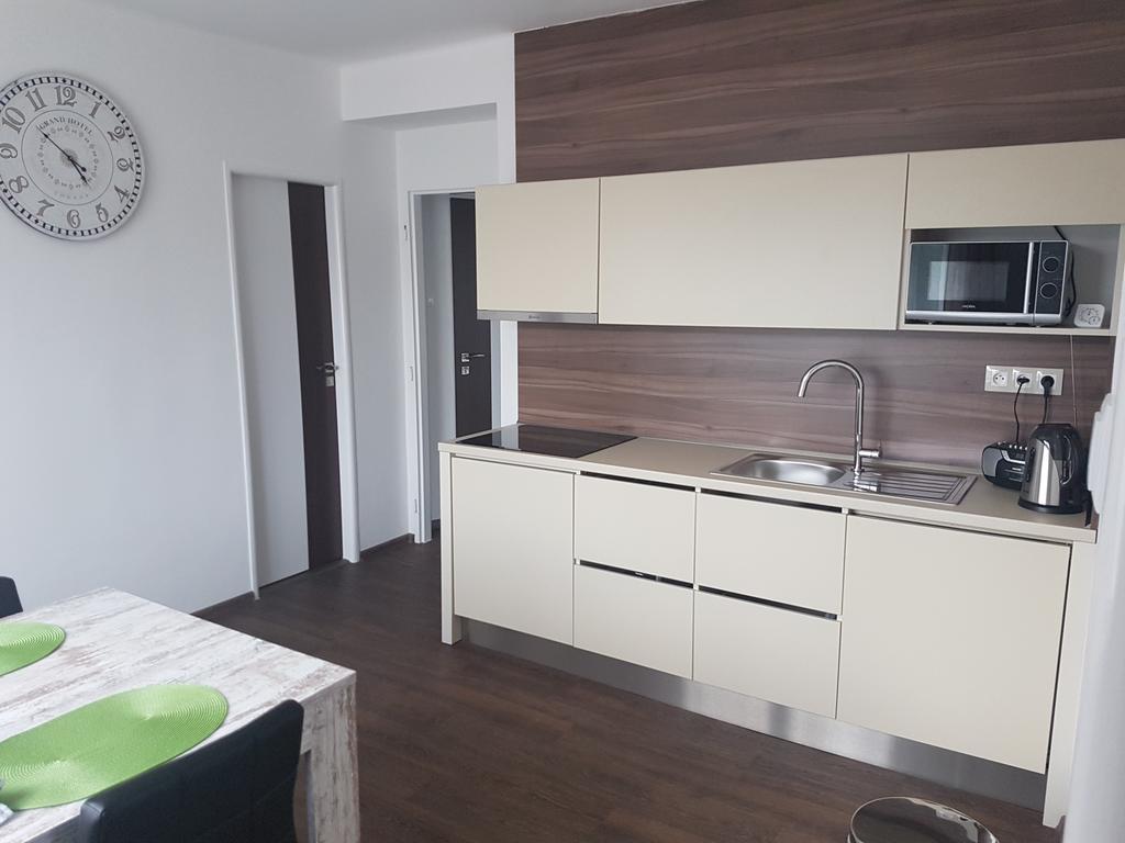Apartmany U Skanzenu รอชนอฟ ป็อด ราดโฮชติเย็ม ภายนอก รูปภาพ
