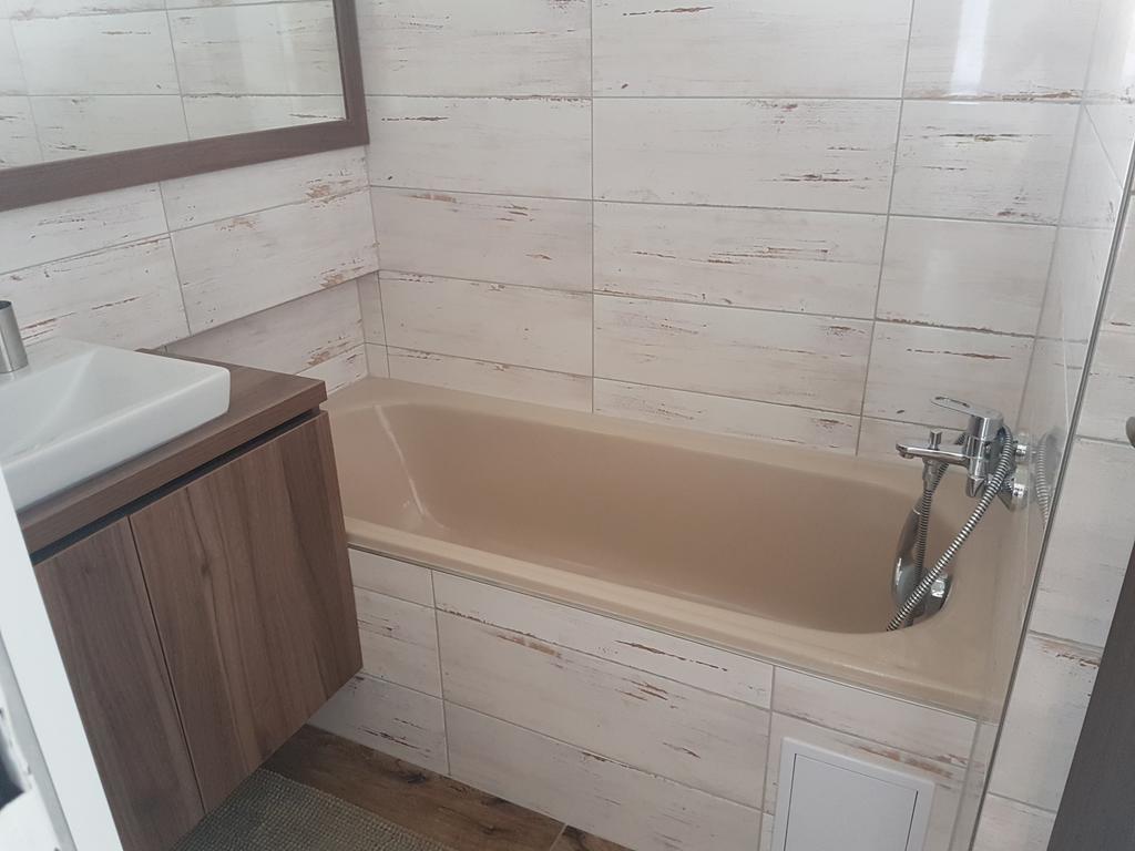 Apartmany U Skanzenu รอชนอฟ ป็อด ราดโฮชติเย็ม ภายนอก รูปภาพ